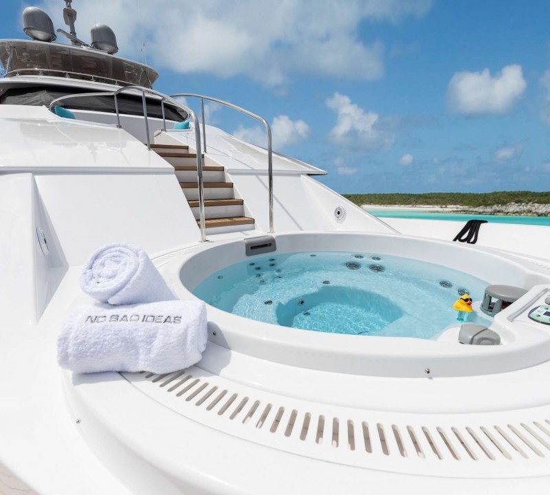 MEMENTO VIVERE Yacht Charter Details, Westport CHARTERWORLD Luxury